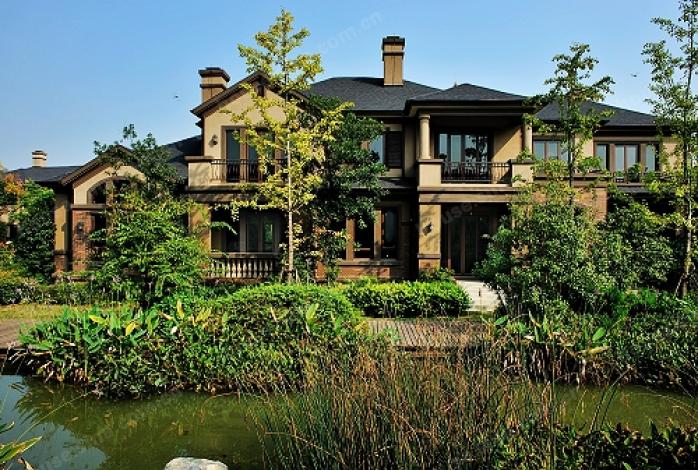 银湖翡翠别墅庭院设计
